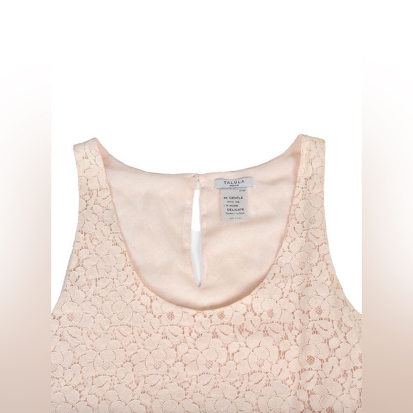 Aritzia Talula Light Peach Eyelet Tank  Top Boho Floral Sleeveless Top Medium - Picture 2 of 7